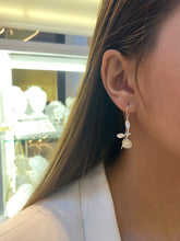 Load image into Gallery viewer, Aretes &quot;Pearl Flower&quot; en Plata 925