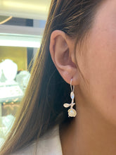 Load image into Gallery viewer, Aretes &quot;Pearl Flower&quot; en Plata 925